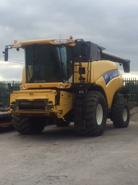 2012 New Holland CR9080 - 8.5m Biso Cropranger - AGR