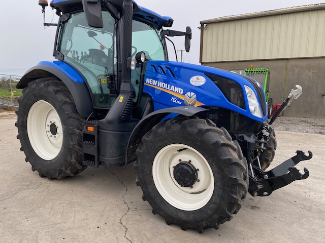 2019 New Holland T6.155 Tractor - 40k  Electro command - 290hrs -  AS NEW!  New Holland T6.155 to help maintain farmland.